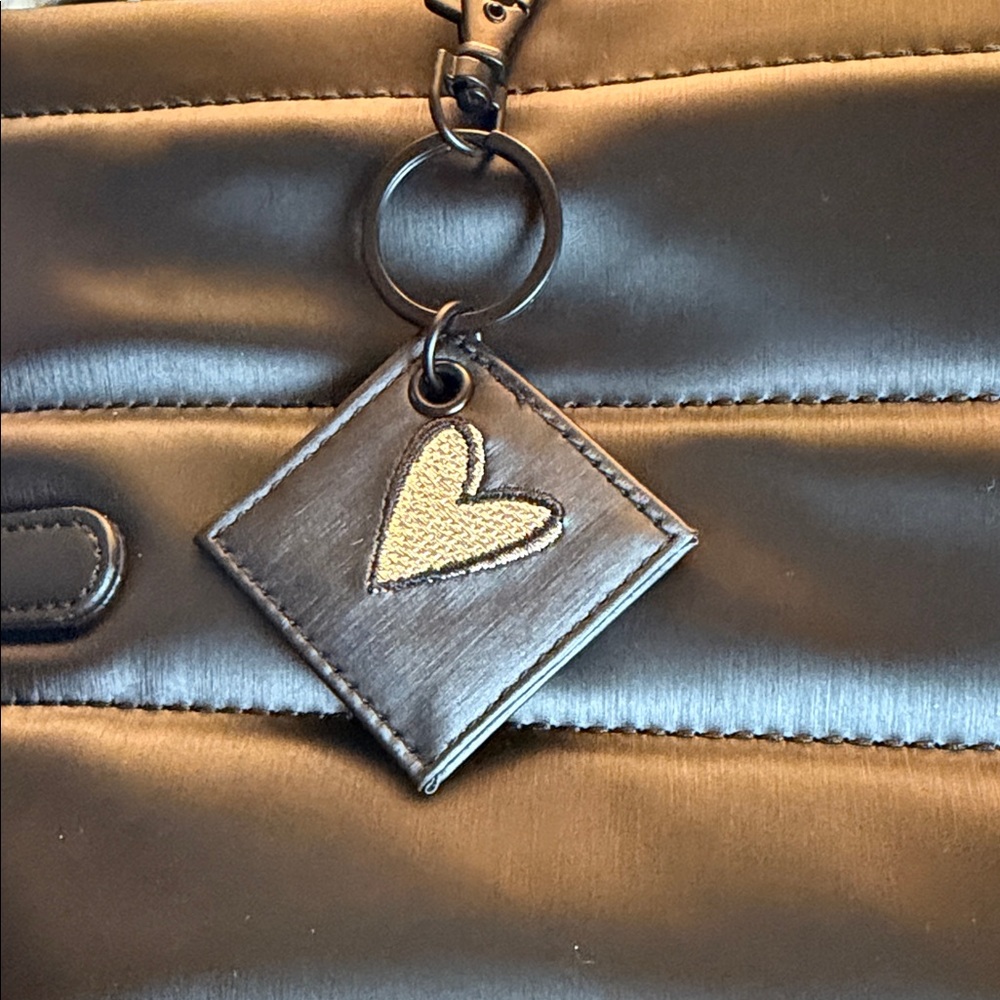 Black Quilted tote Bag - Picture 3 of 7